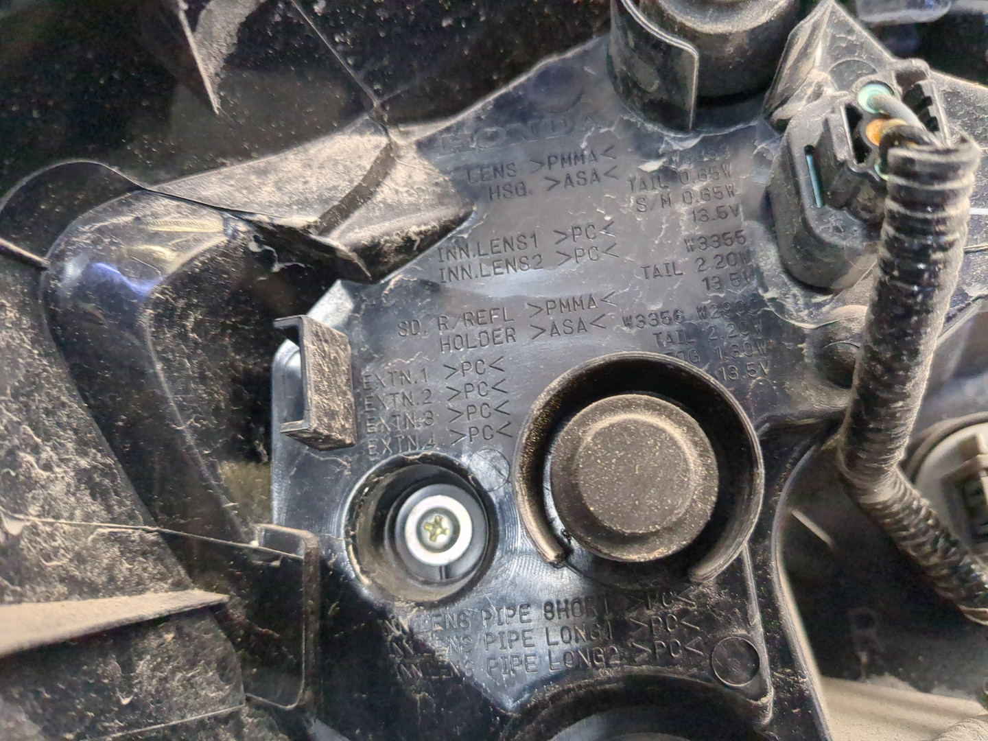 Фонарь задний правый