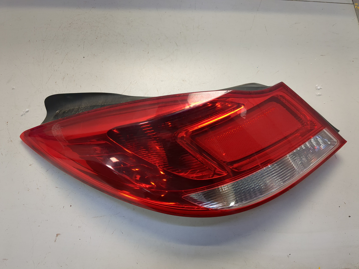 Фонарь задний левый