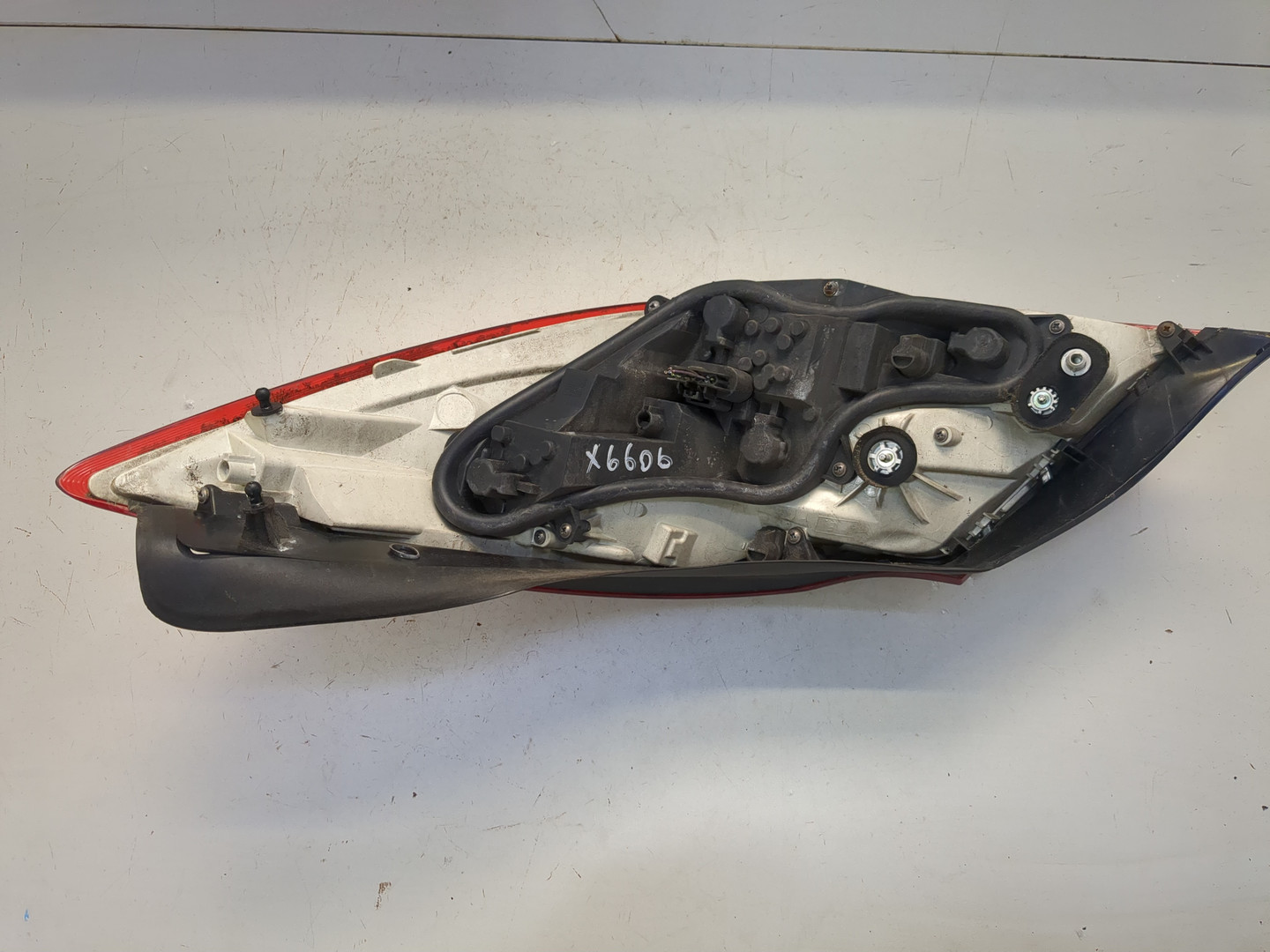 Фонарь задний левый