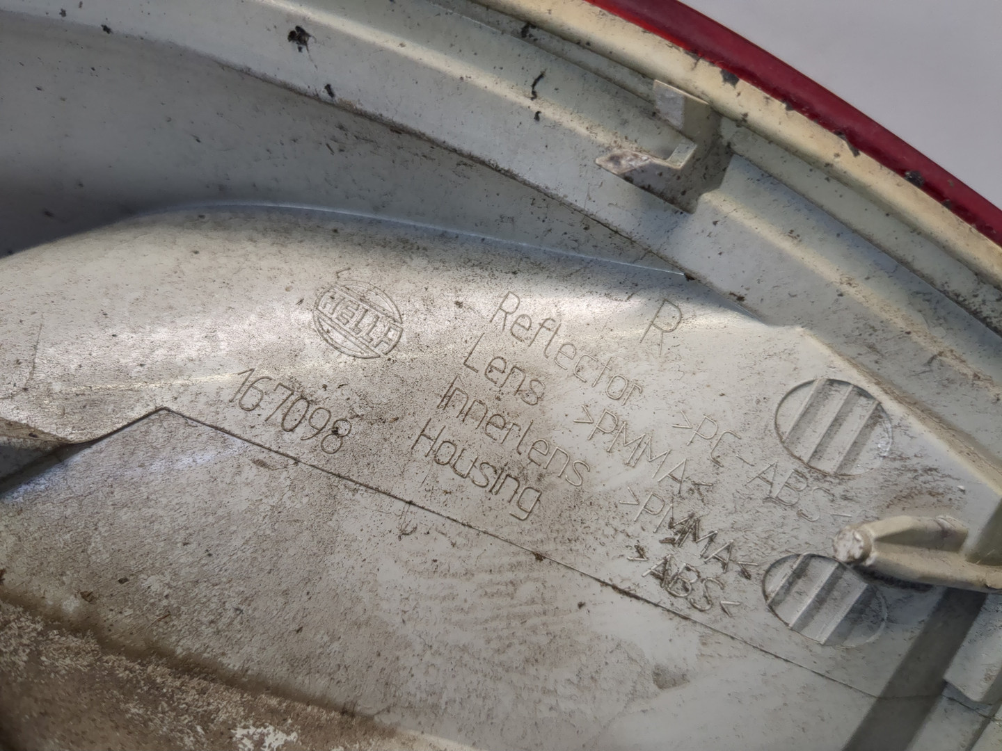 Фонарь задний правый