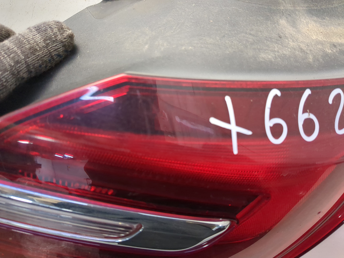 Фонарь задний правый