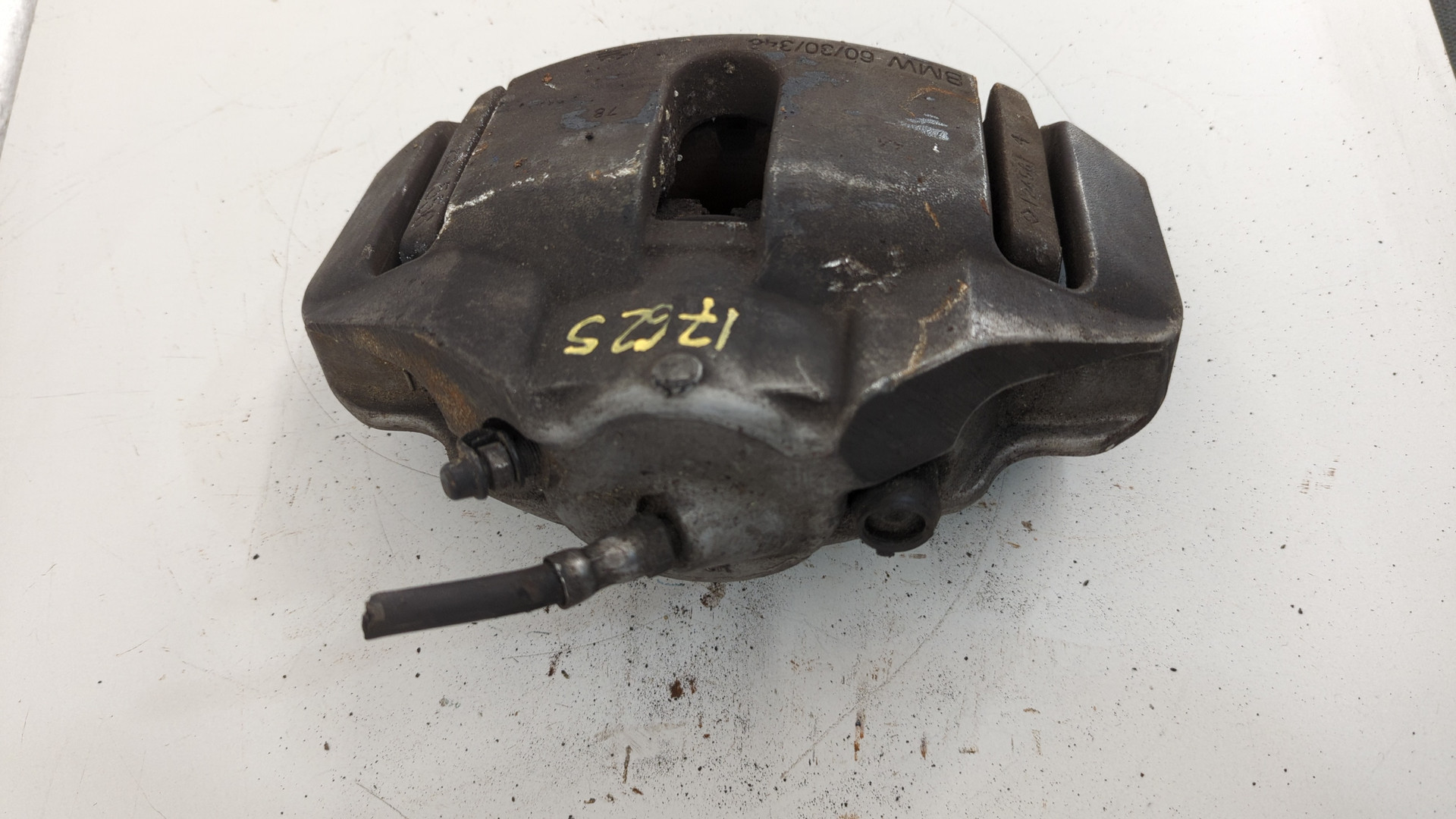 Суппорт передний правый