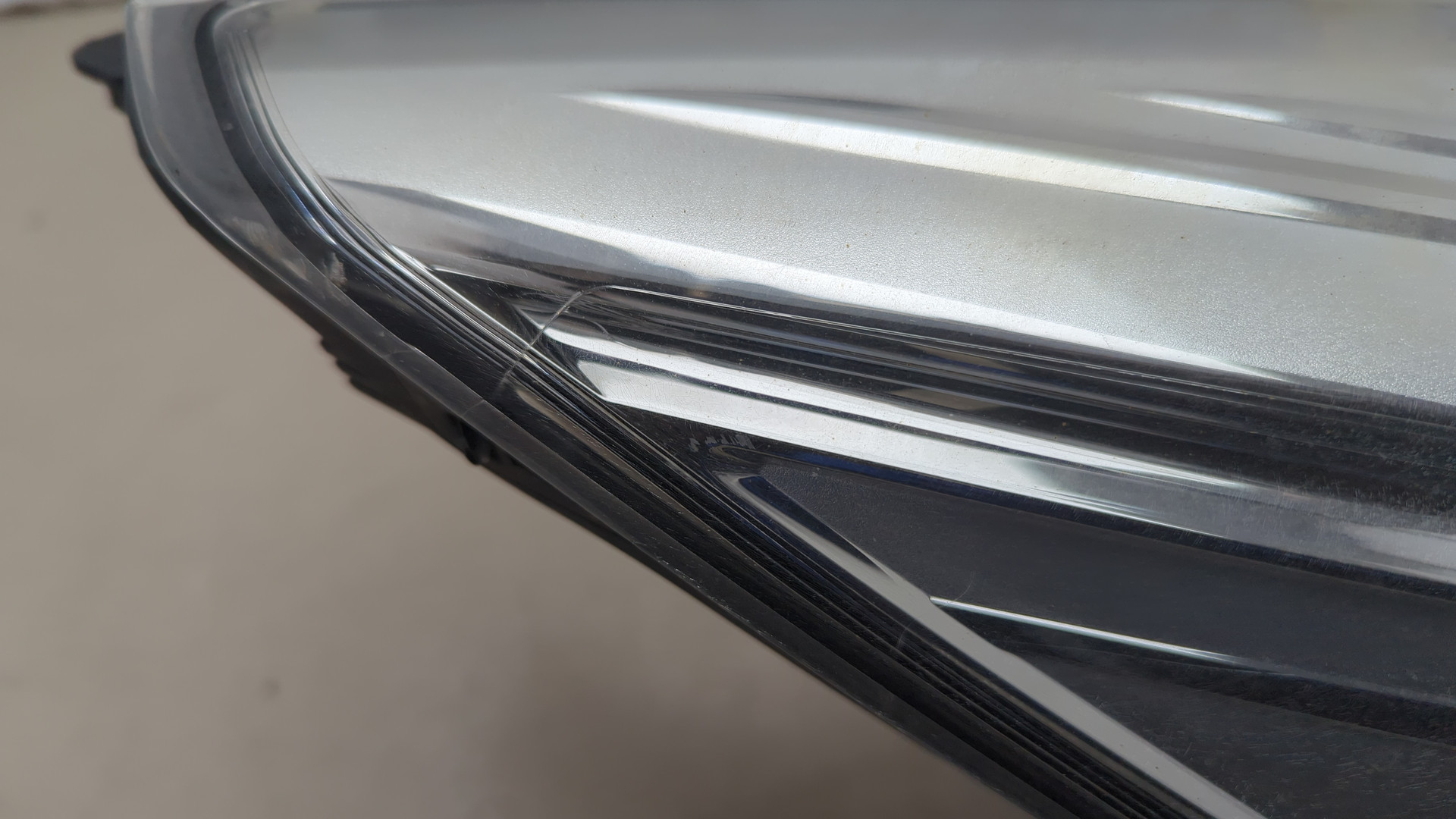 Фара правая