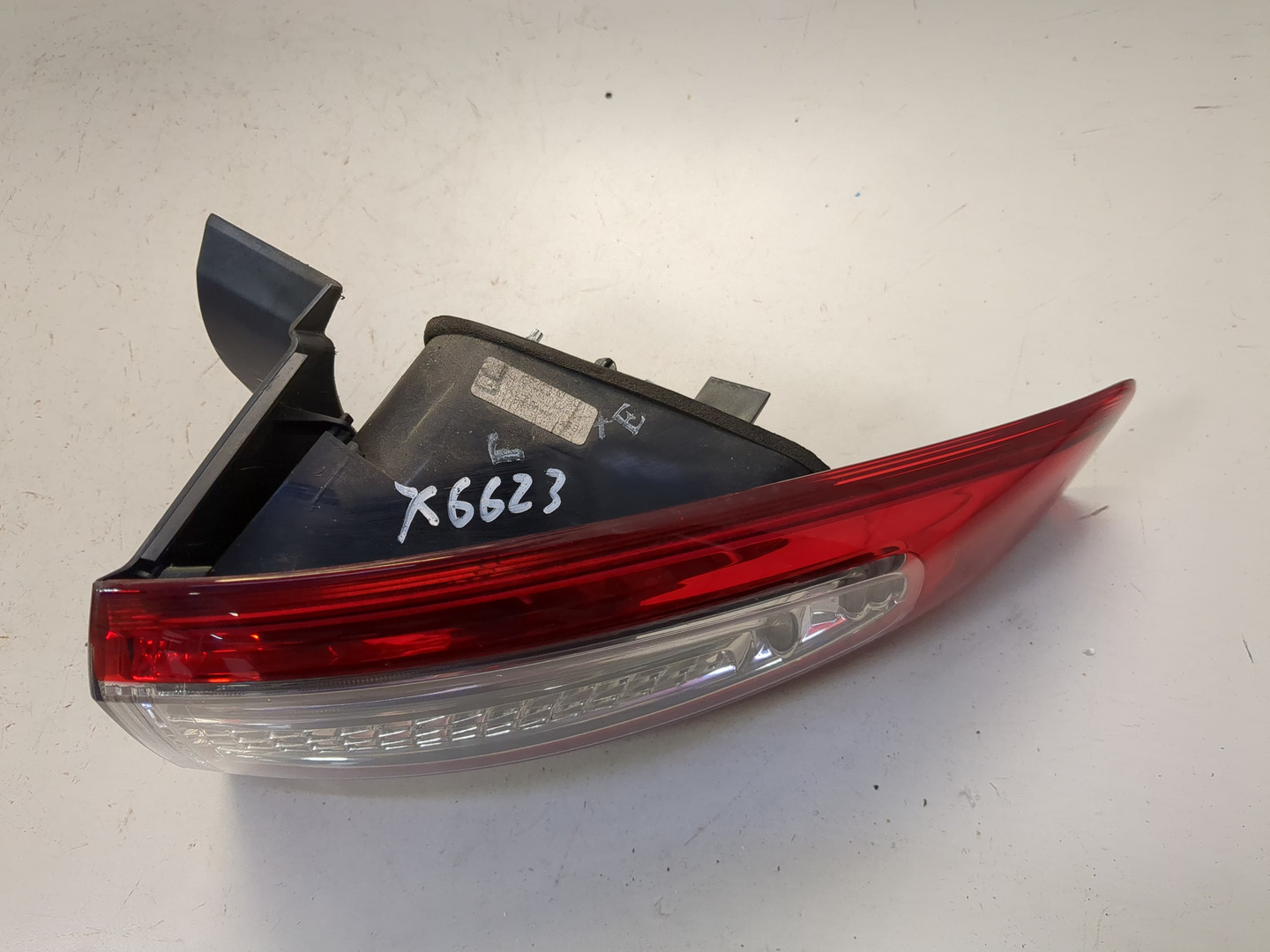 Фонарь задний правый