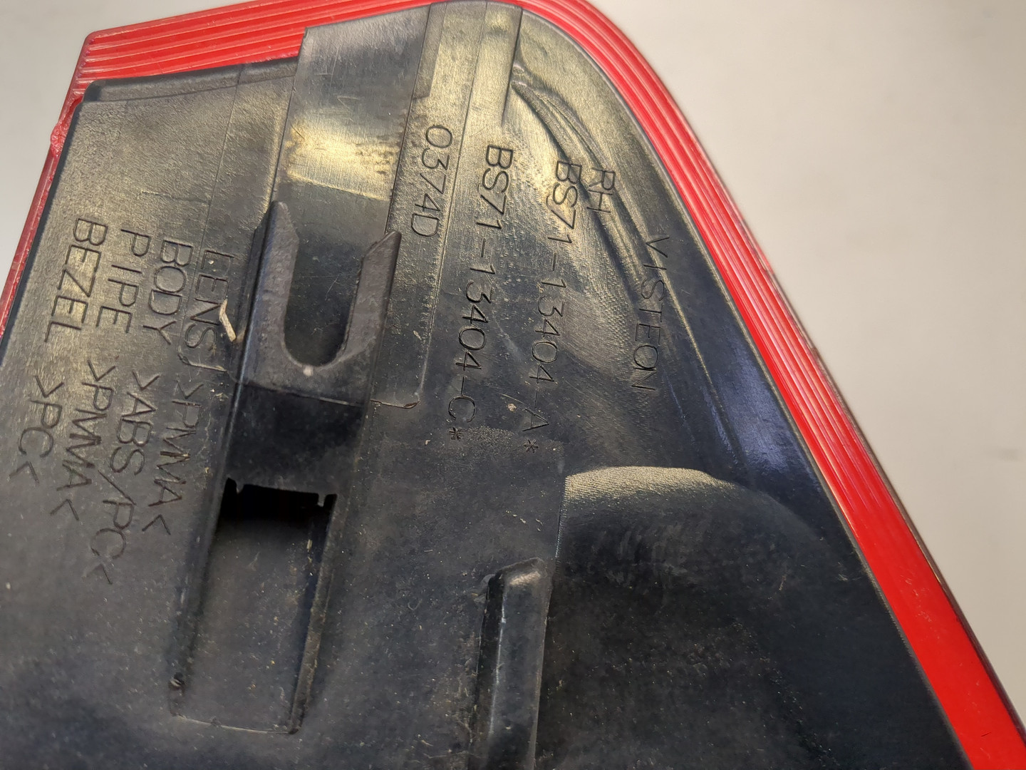 Фонарь задний правый