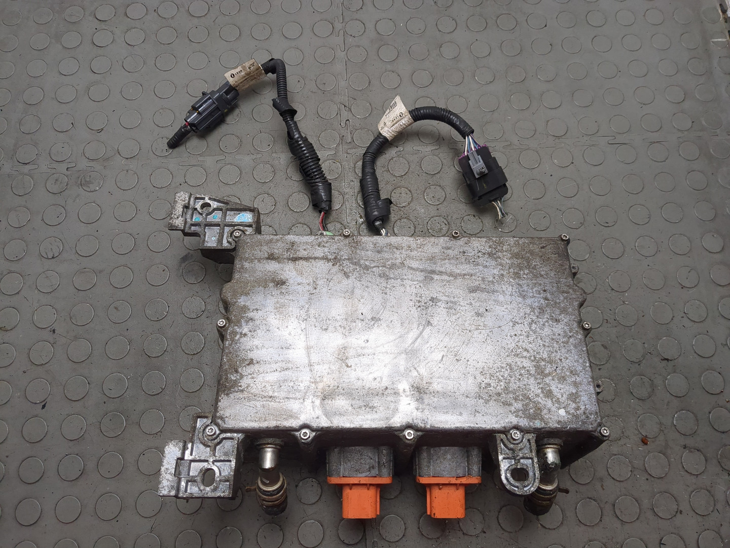 Преобразователь напряжения (адаптер)