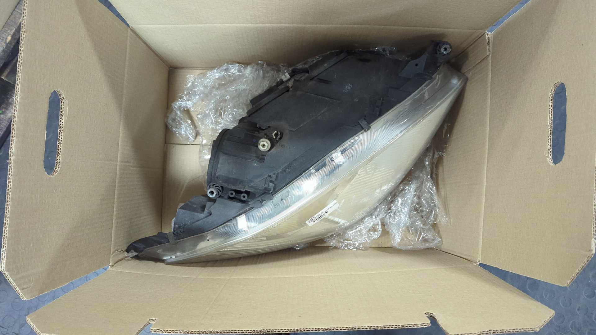 Фара правая