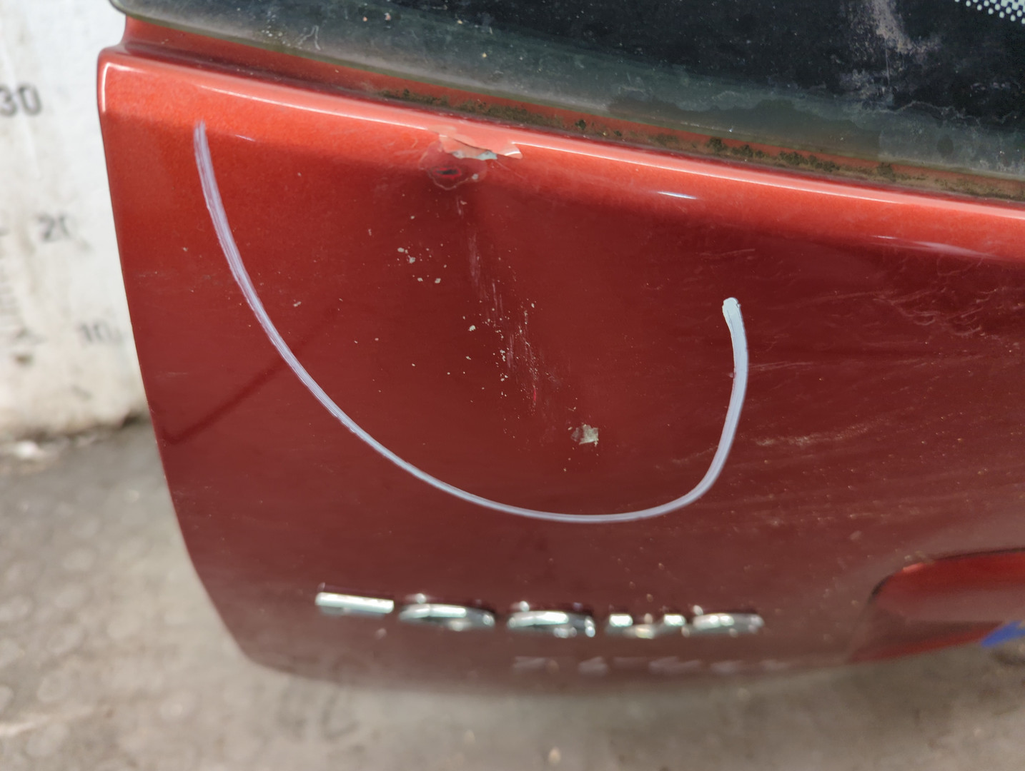 Дверь багажника