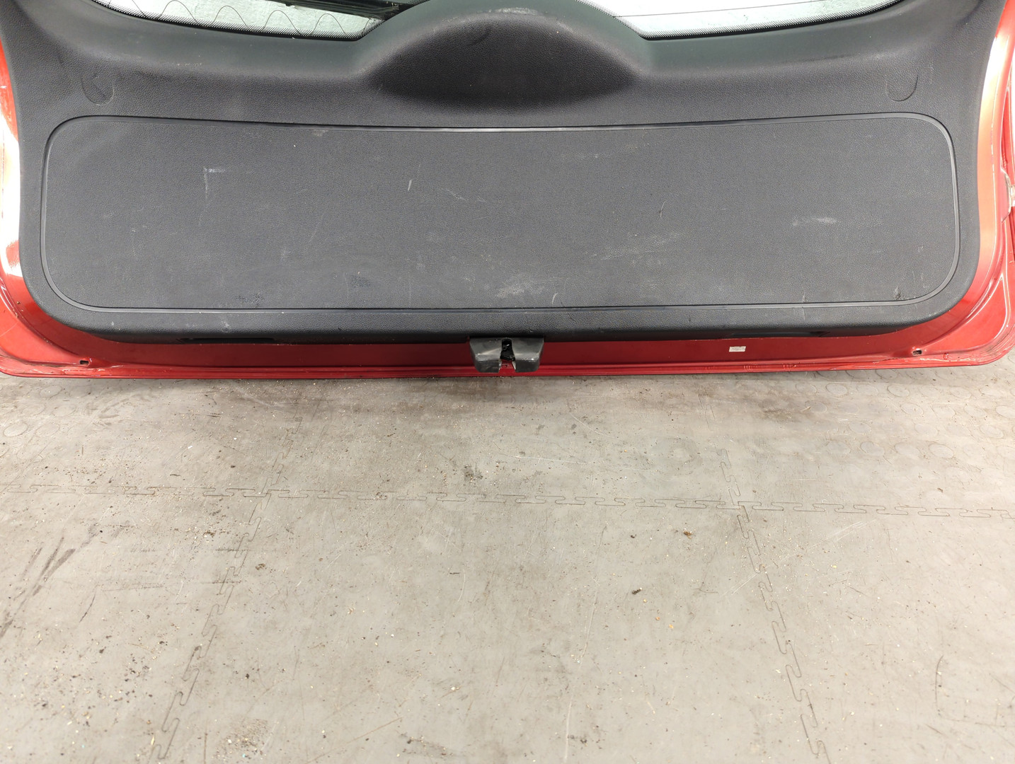 Дверь багажника