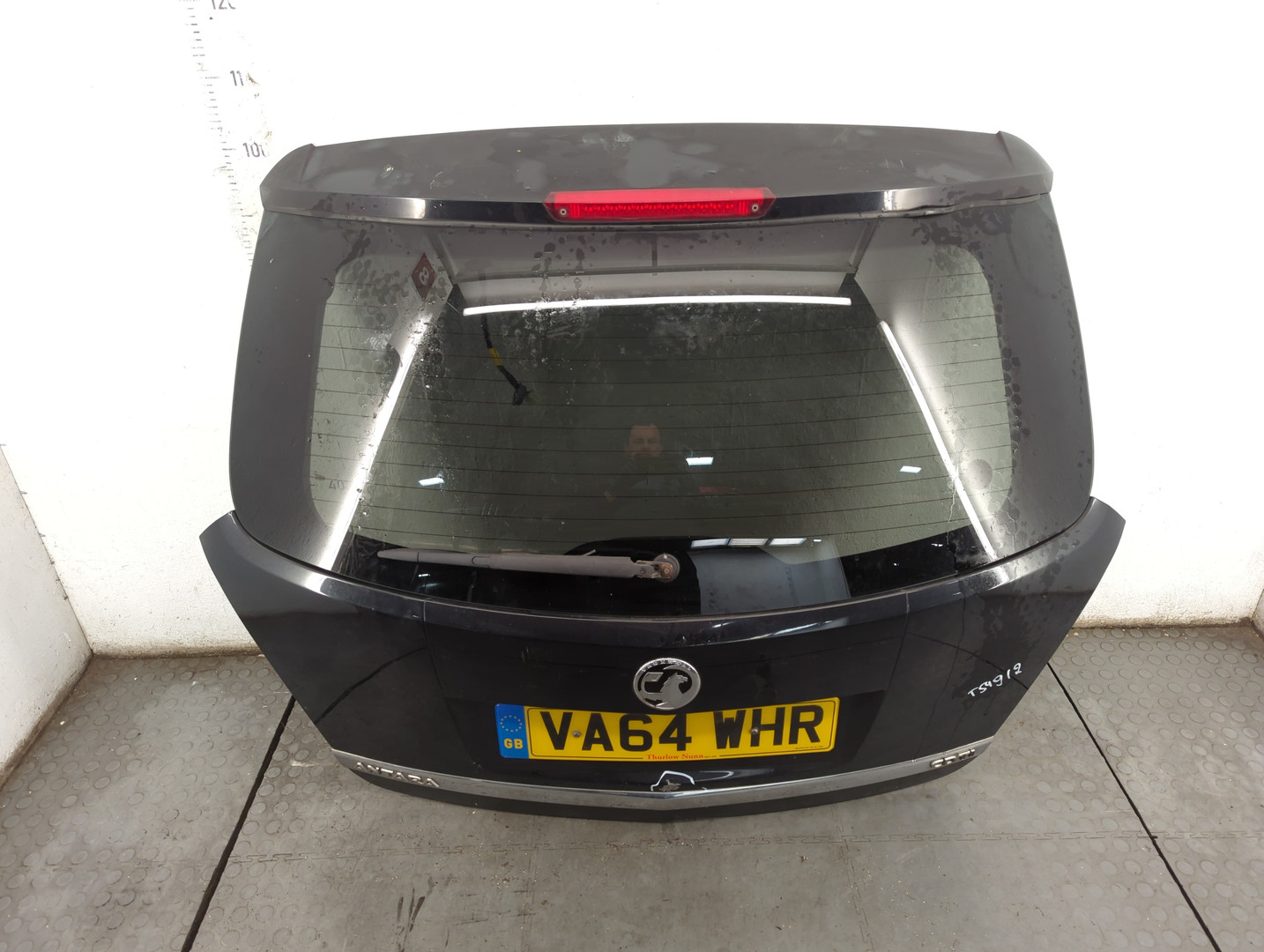 Дверь багажника