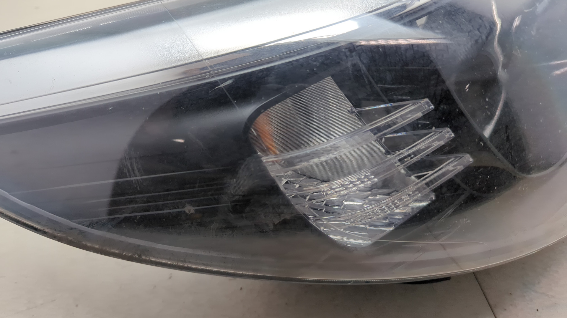 Фара правая