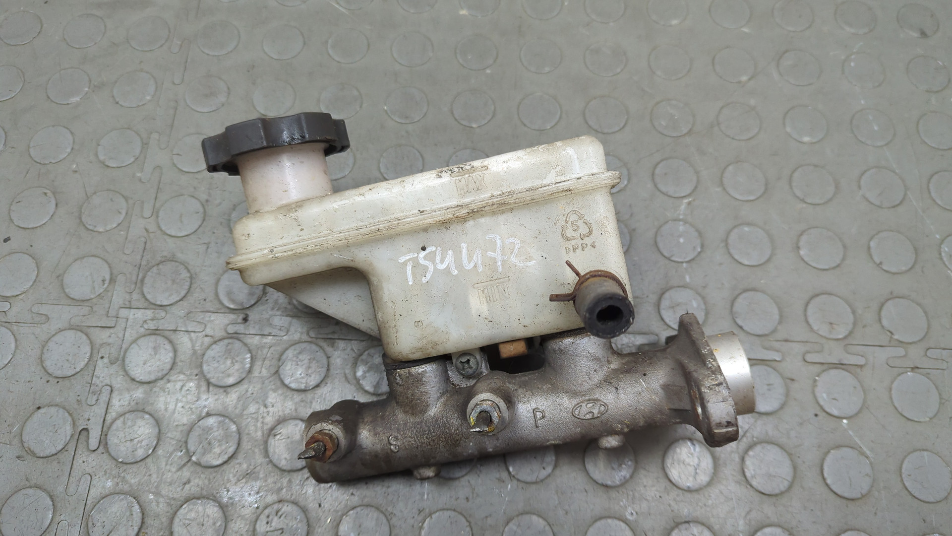 Цилиндр тормозной главный