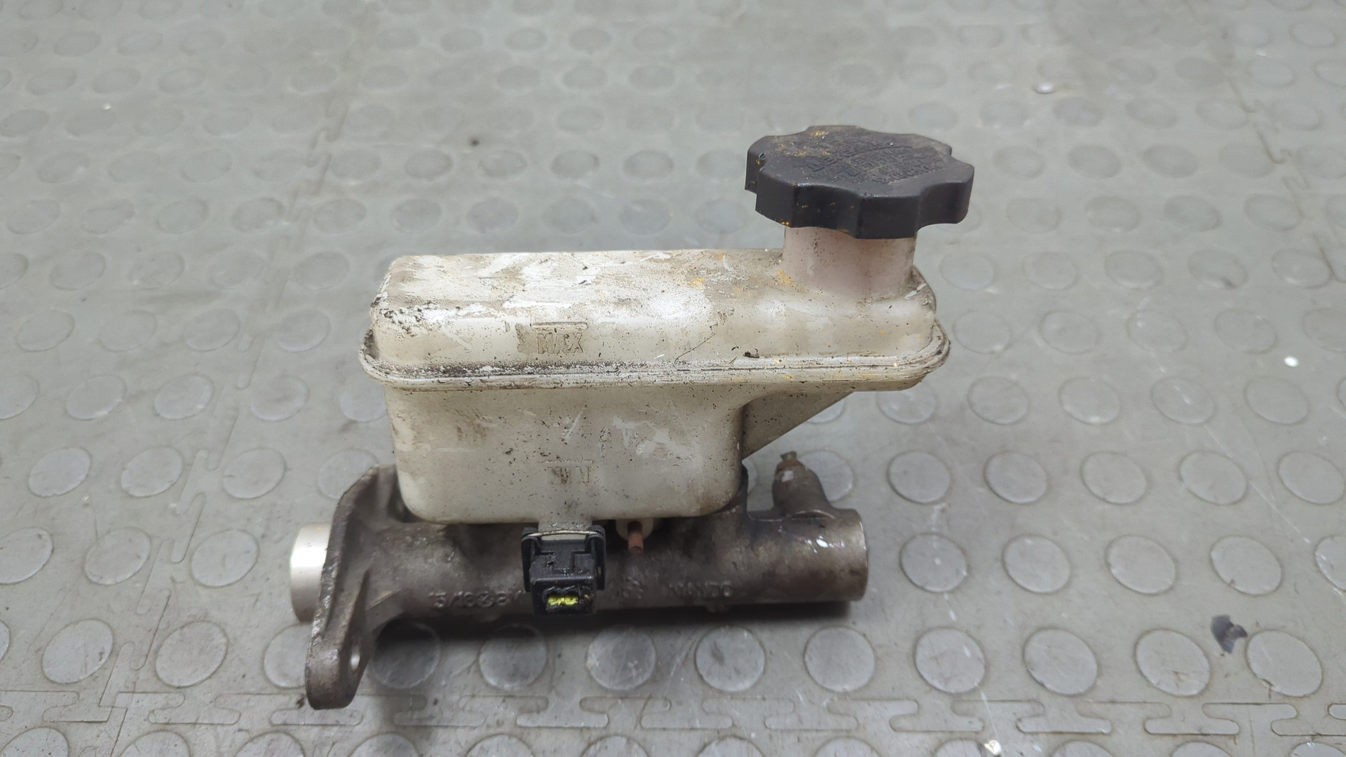 Цилиндр тормозной главный