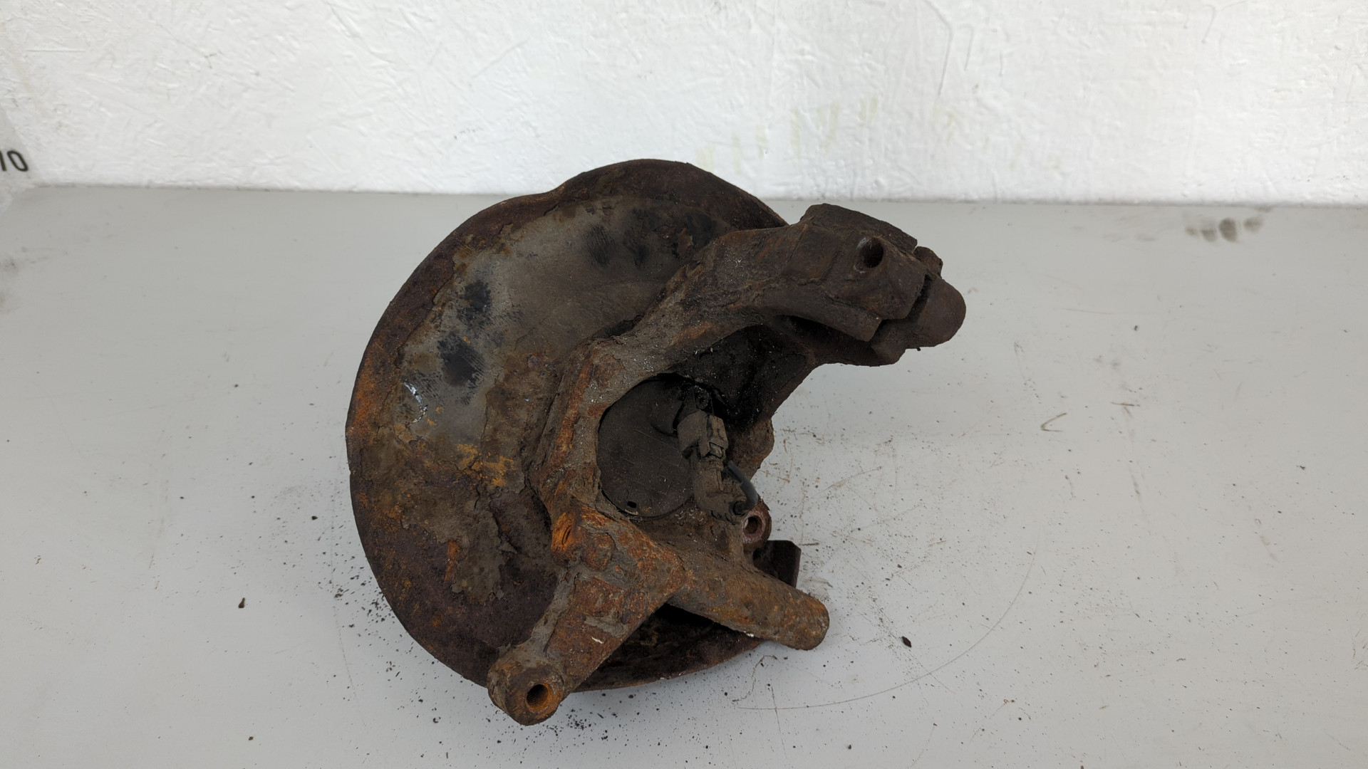 Кулак поворотный задний правый