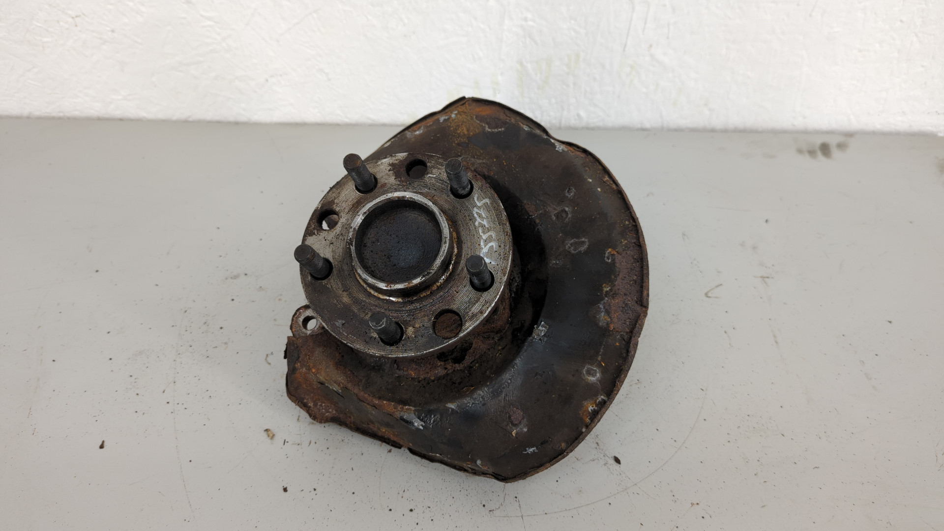 Кулак поворотный задний правый