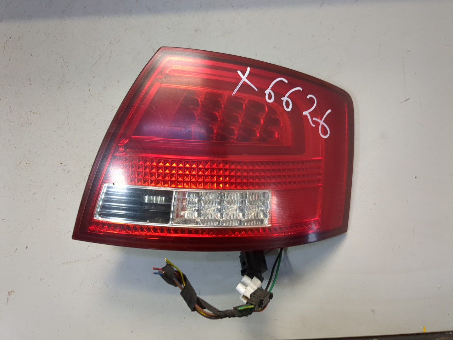 Фонарь задний правый