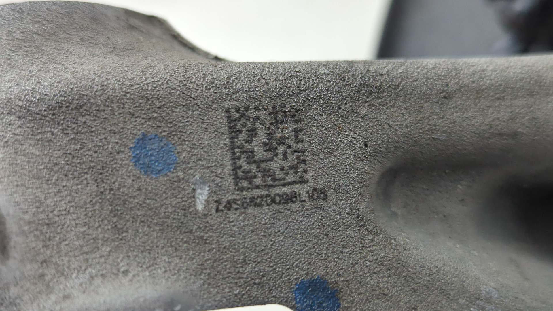 Кулак поворотный передний левый