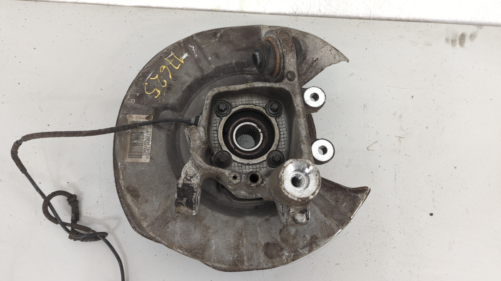 Кулак поворотный задний левый