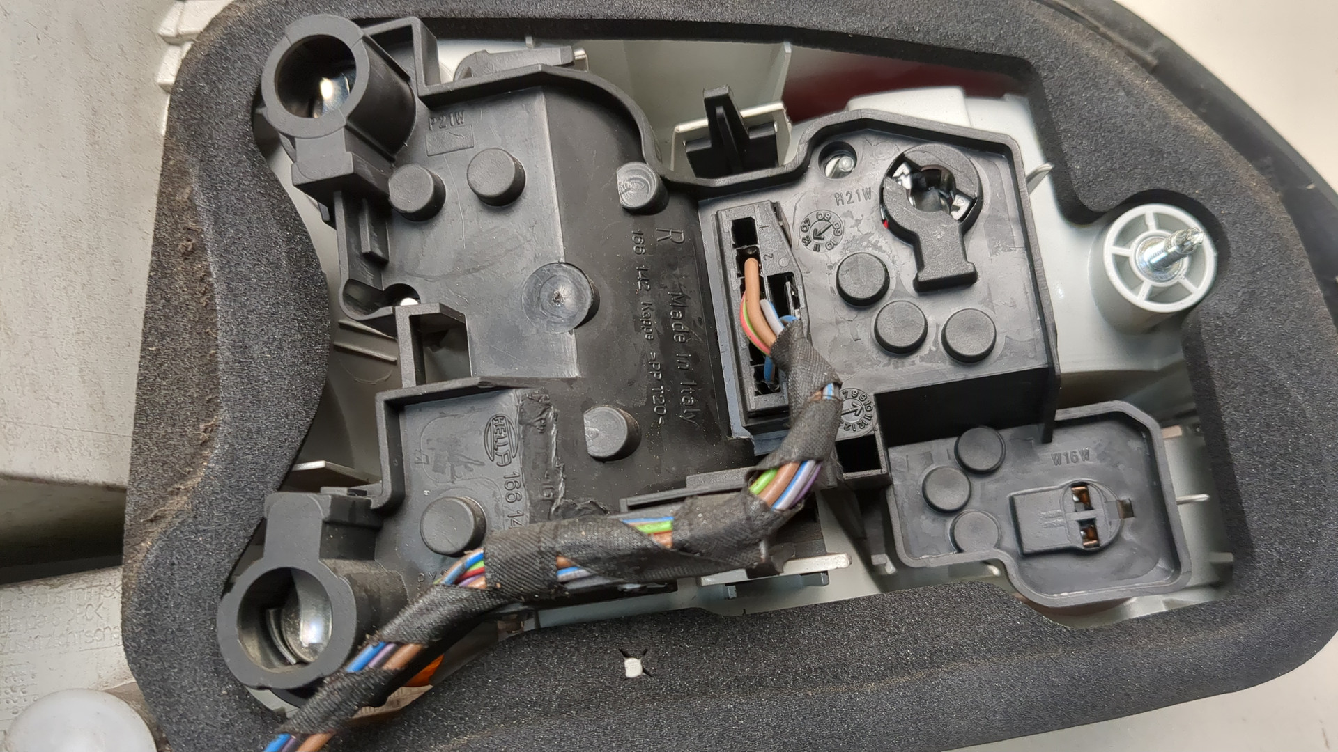 Фонарь задний правый