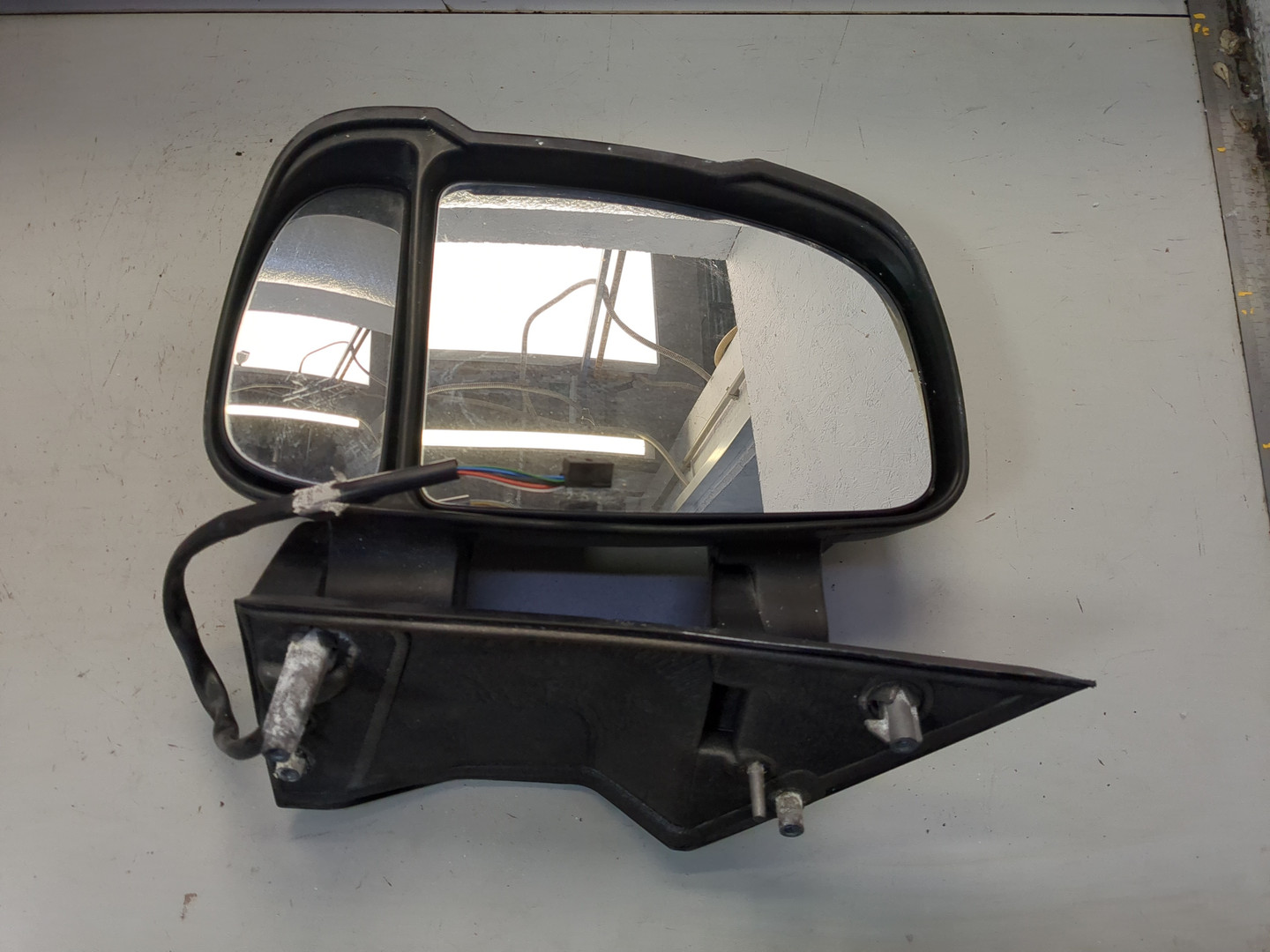 Зеркало правое электрическое