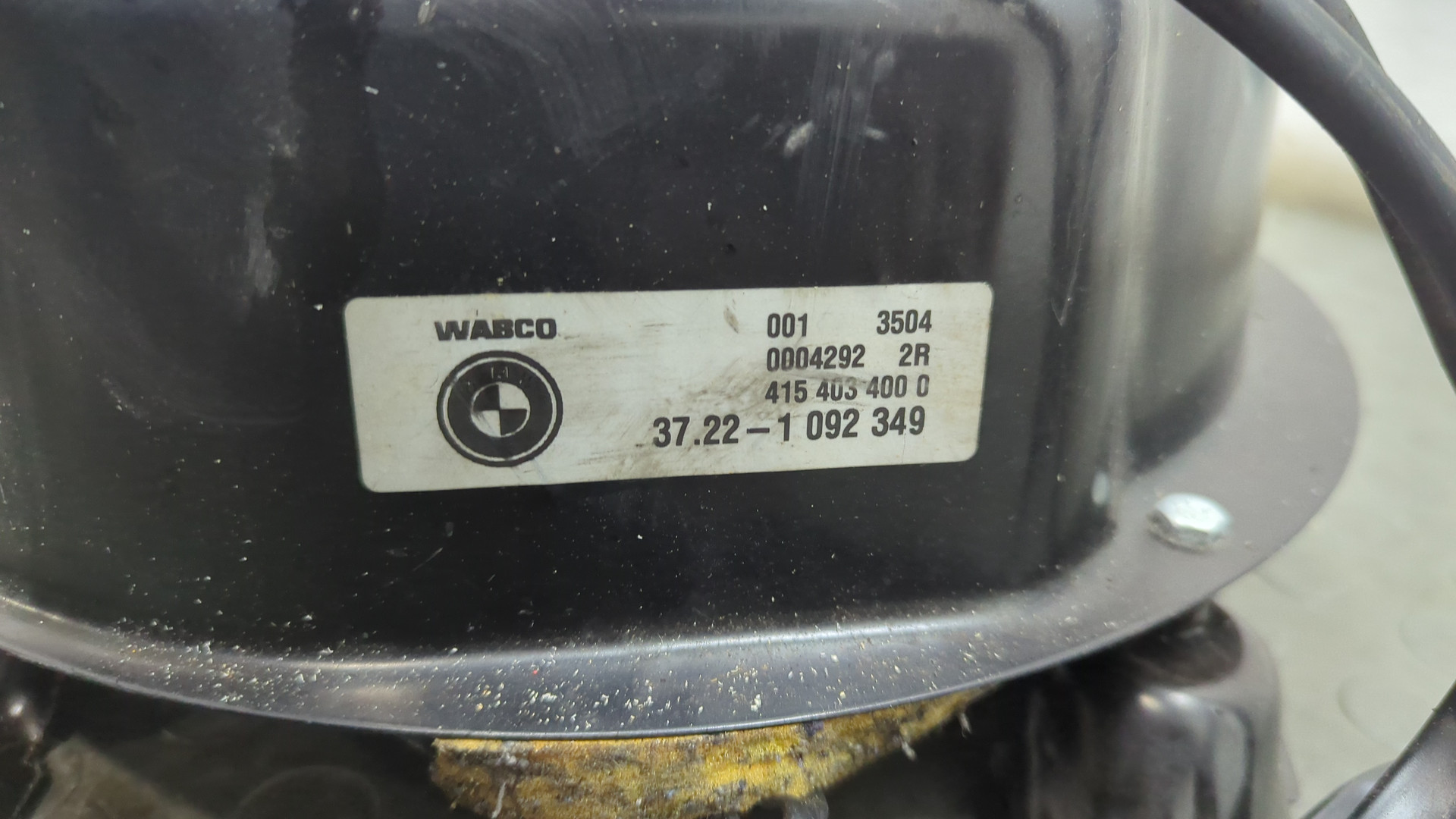 Насос регулировки подвески