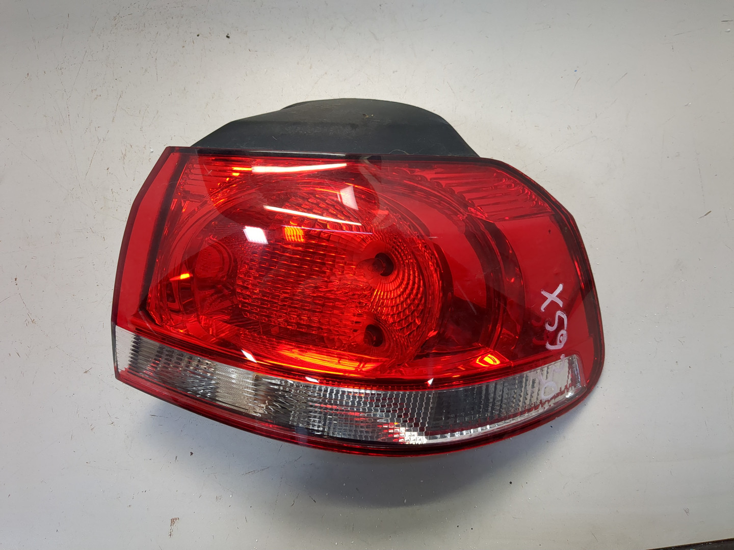 Фонарь задний правый