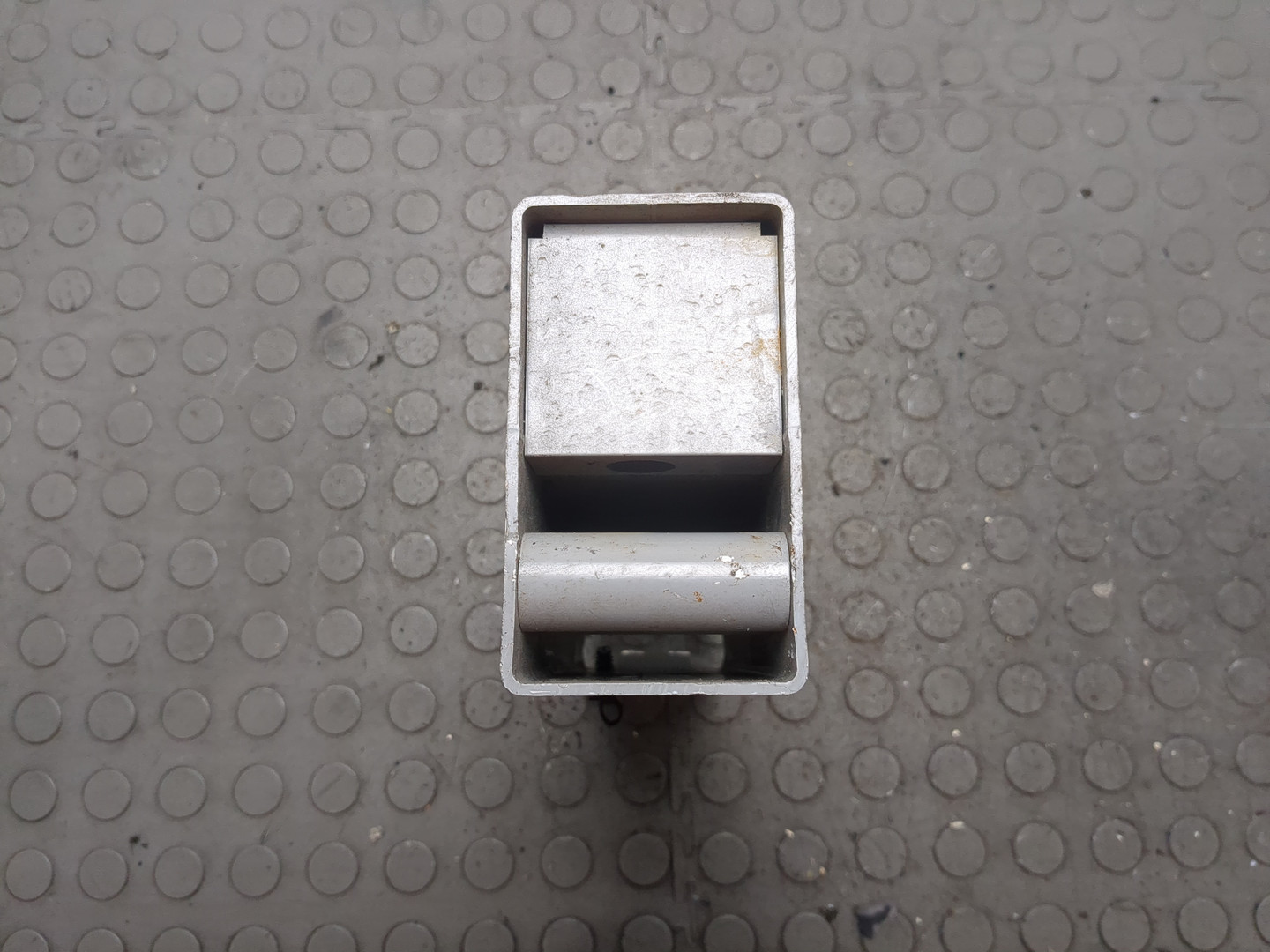 Кронштейн усилителя переднего бампера