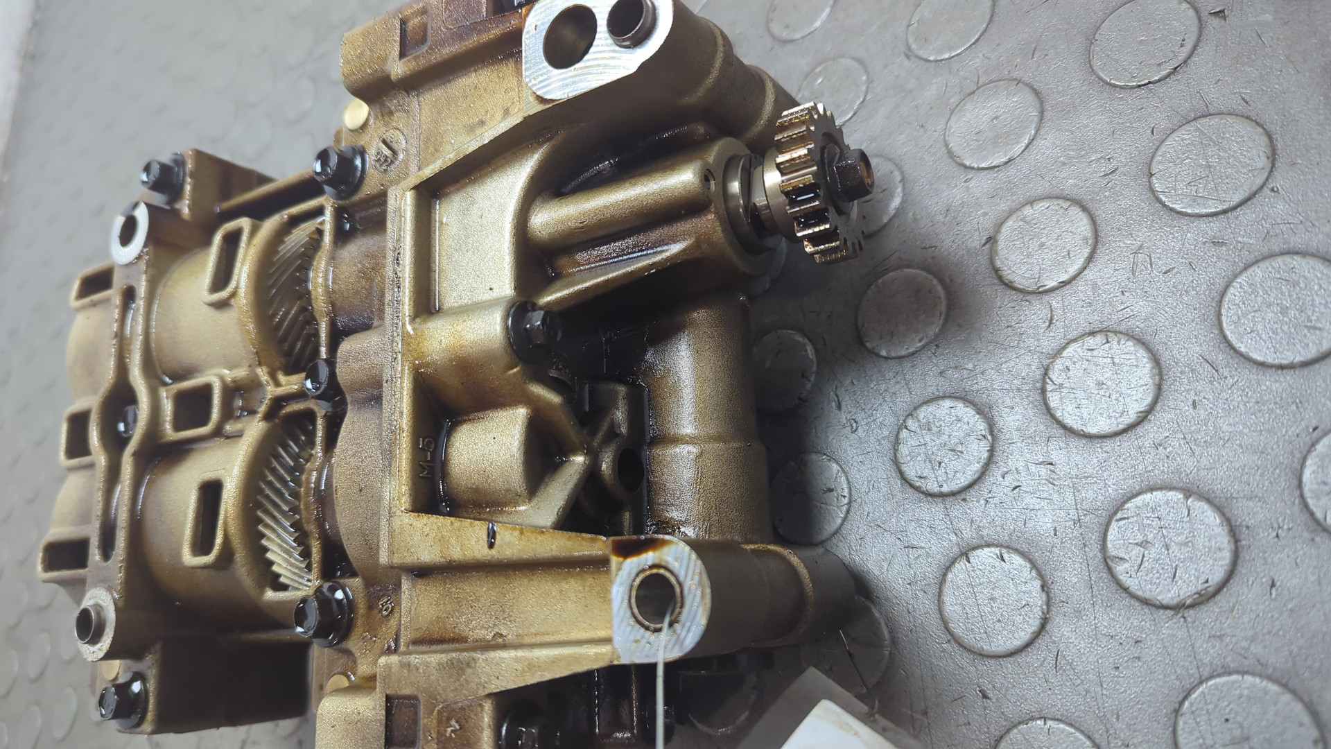 Насос масляный