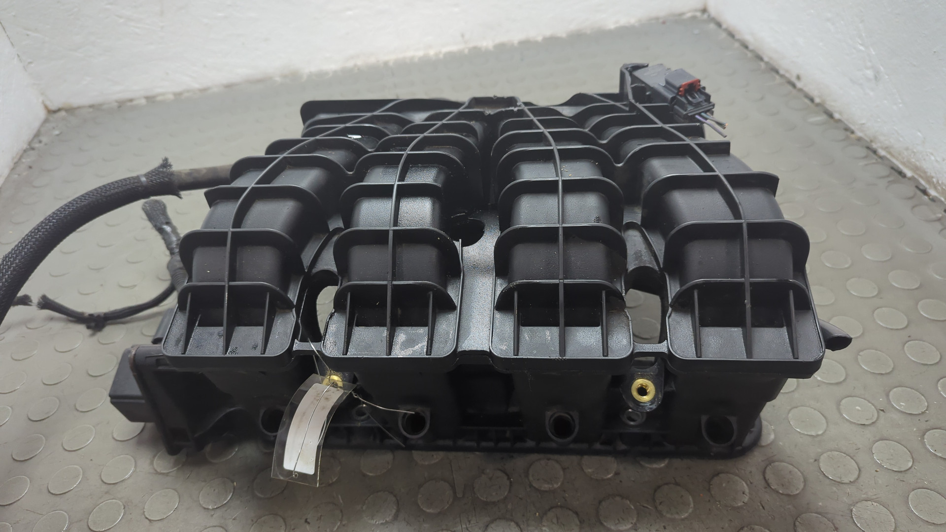 Коллектор впускной