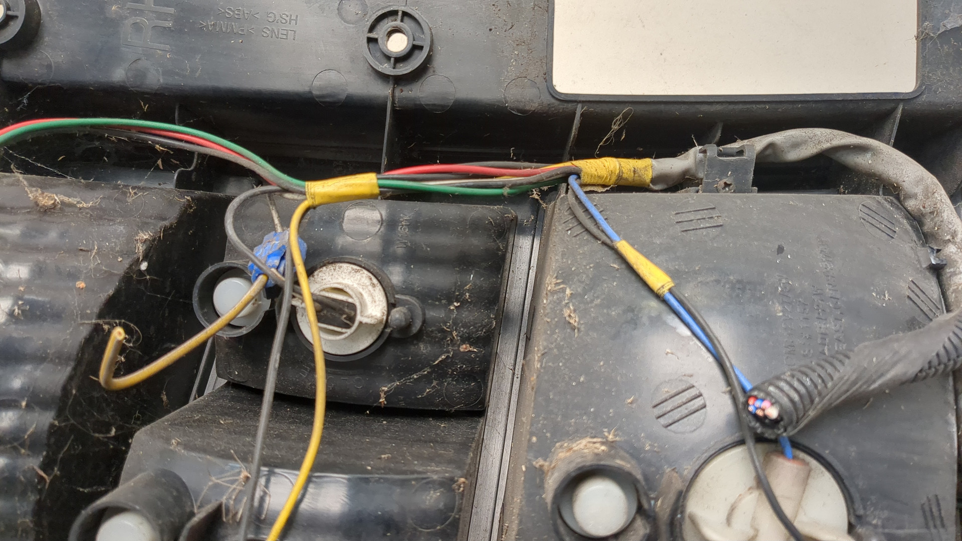 Фонарь задний правый