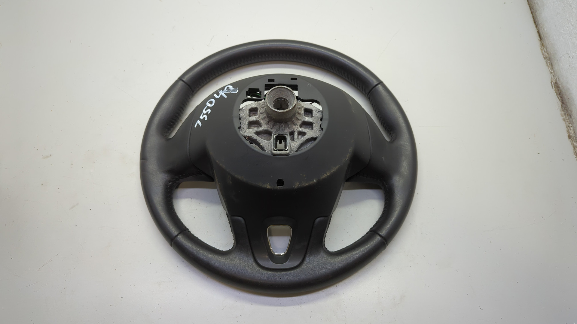 Рулевое колесо (руль)