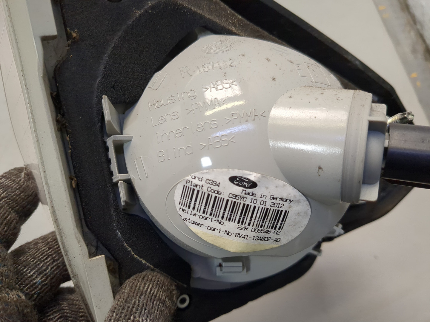 Фонарь задний внутренний правый