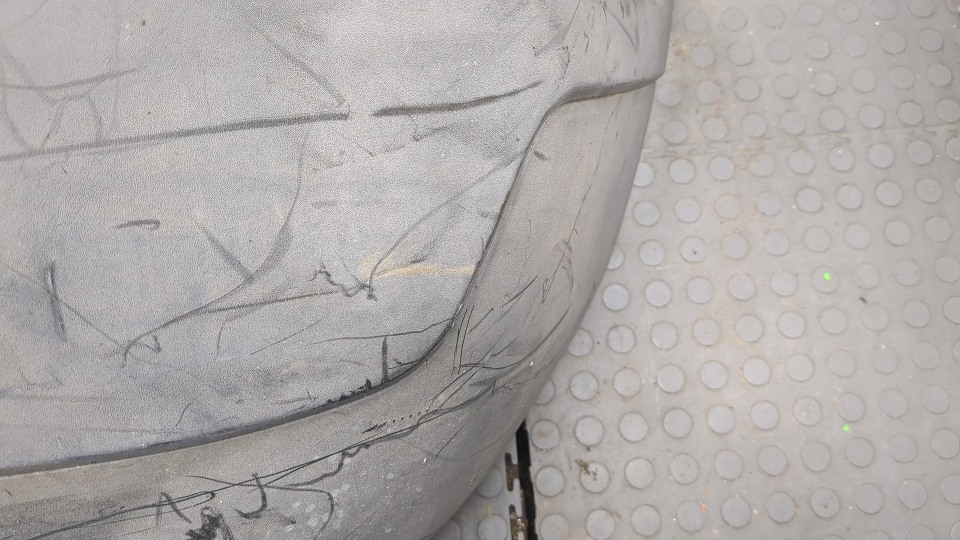 Бампер передний