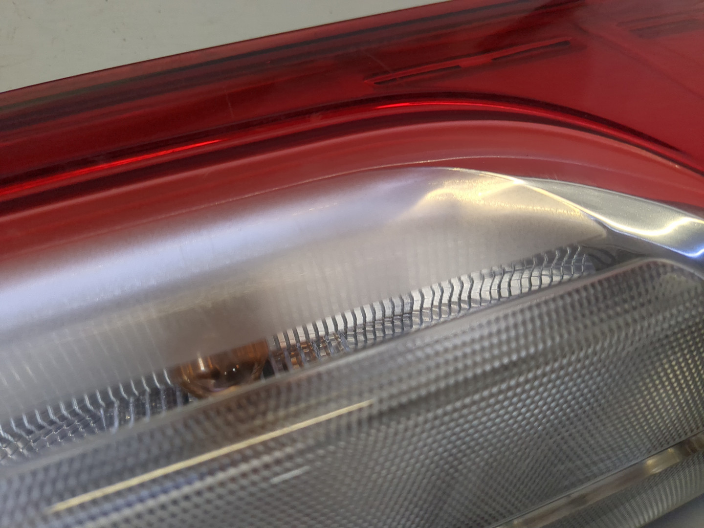 Фонарь задний правый