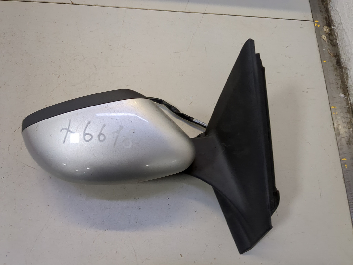 Зеркало правое электрическое