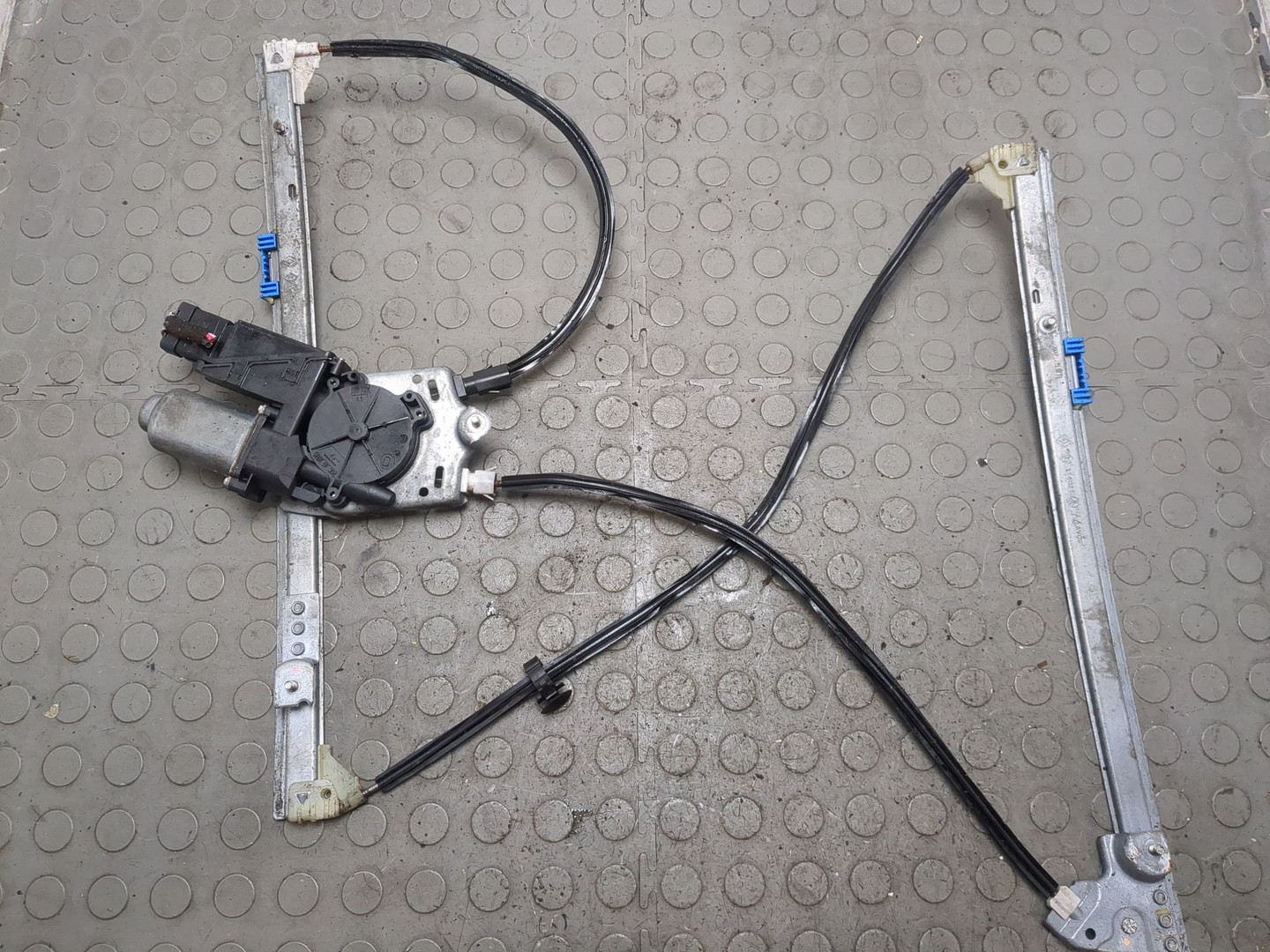 Стеклоподъемник электр. передний левый