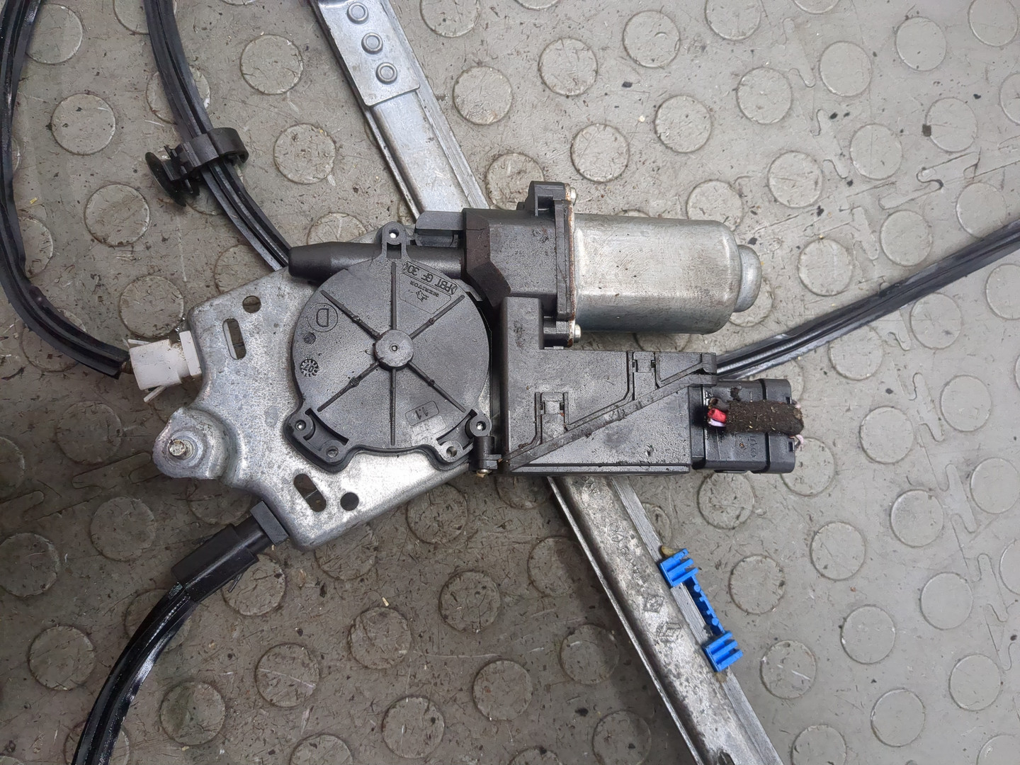 Стеклоподъемник электр. передний левый