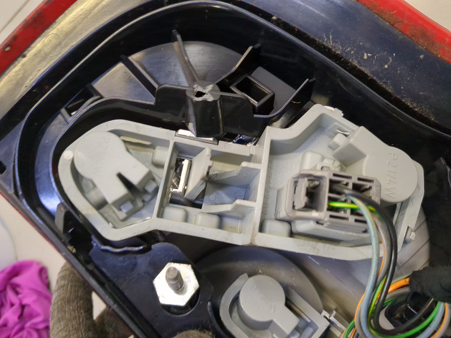 Фонарь задний правый