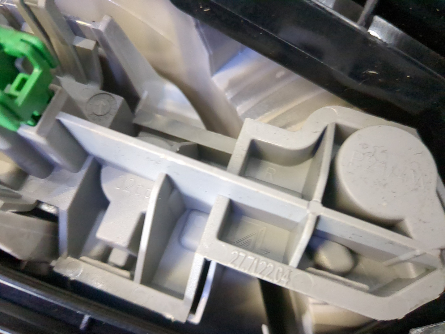 Фонарь задний правый