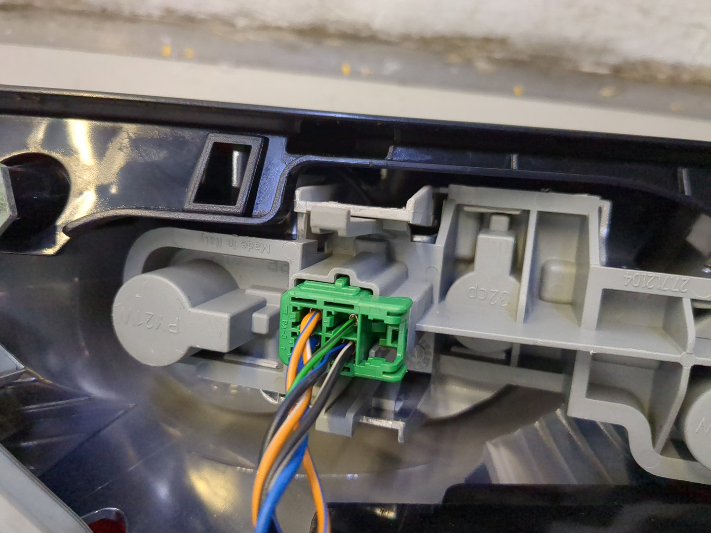 Фонарь задний левый