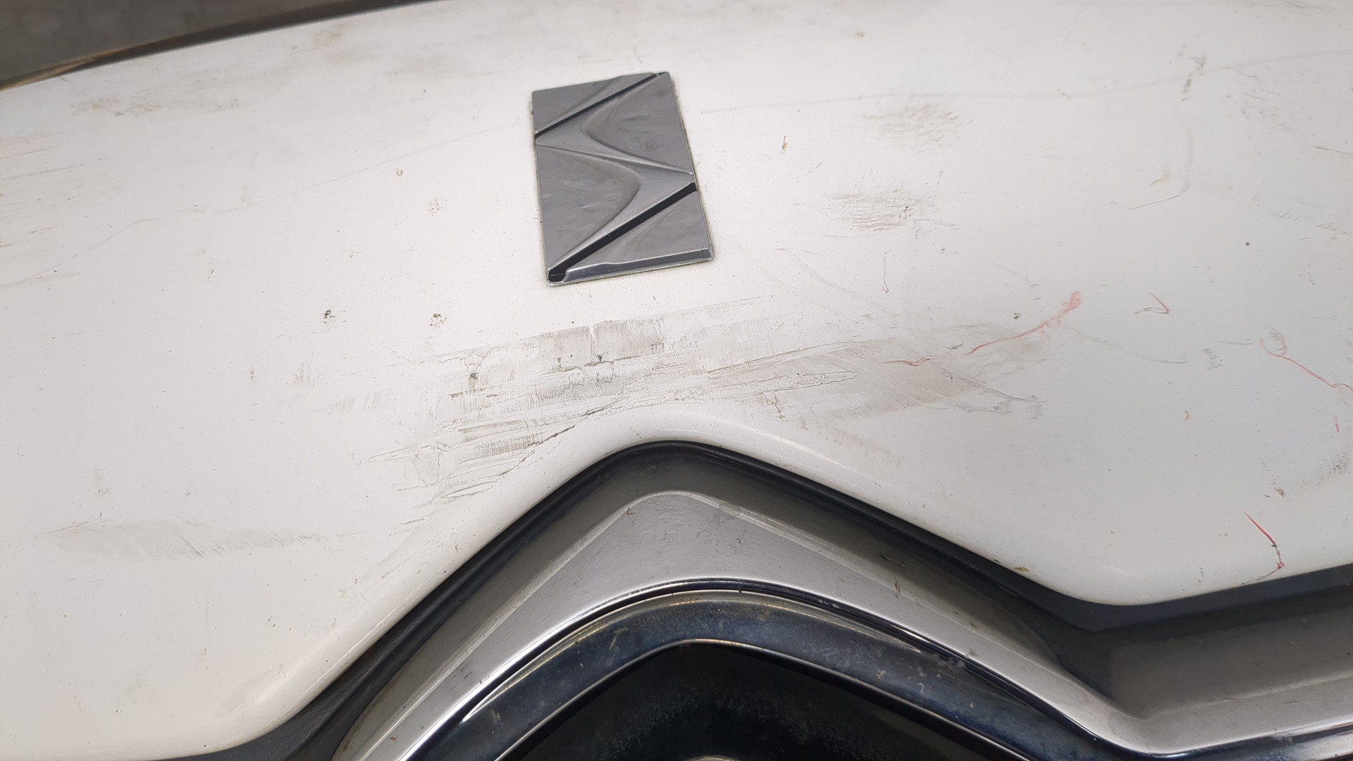 Бампер передний