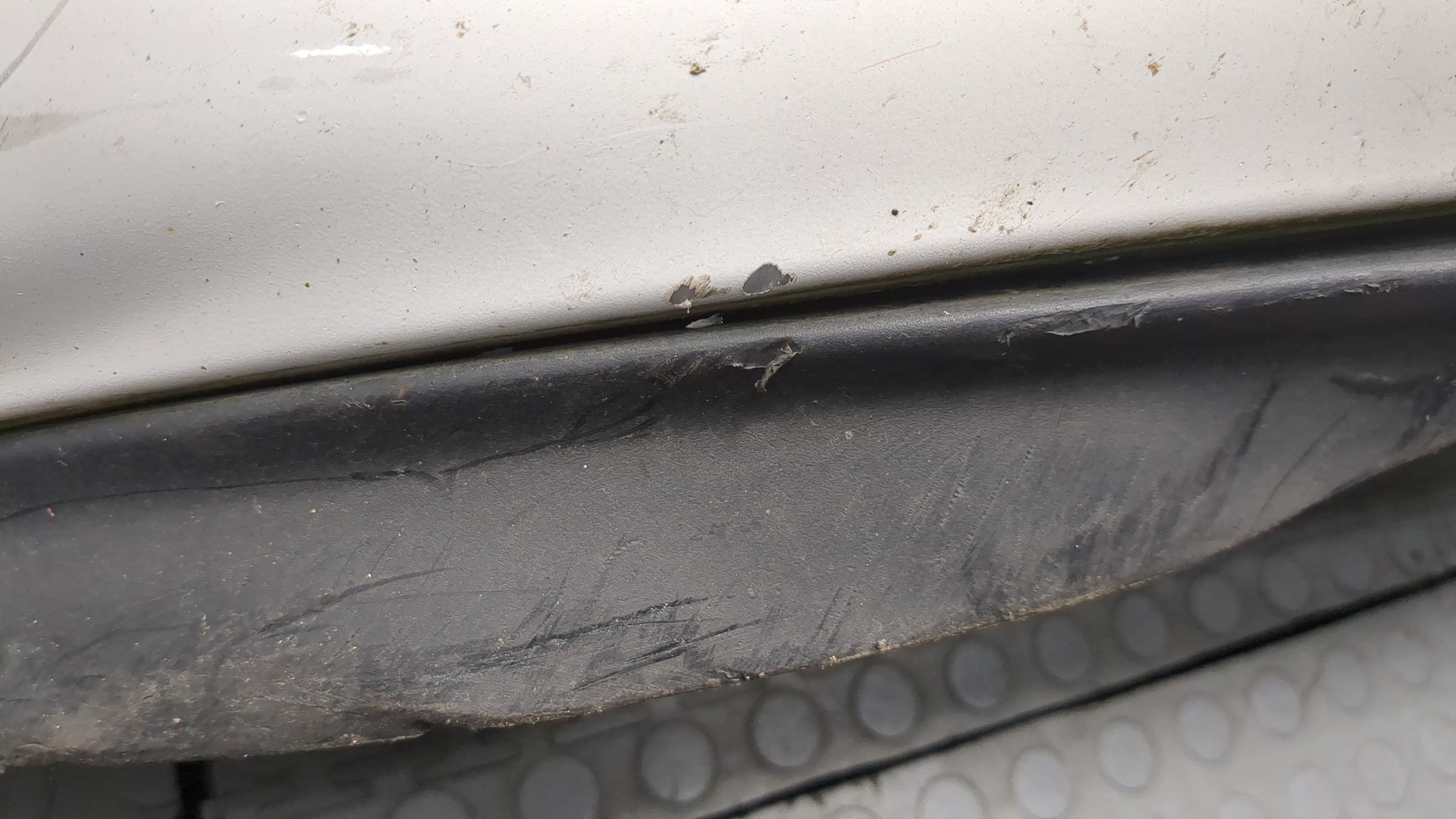 Бампер передний