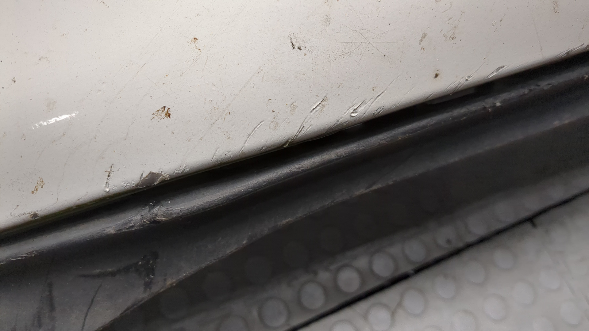 Бампер передний