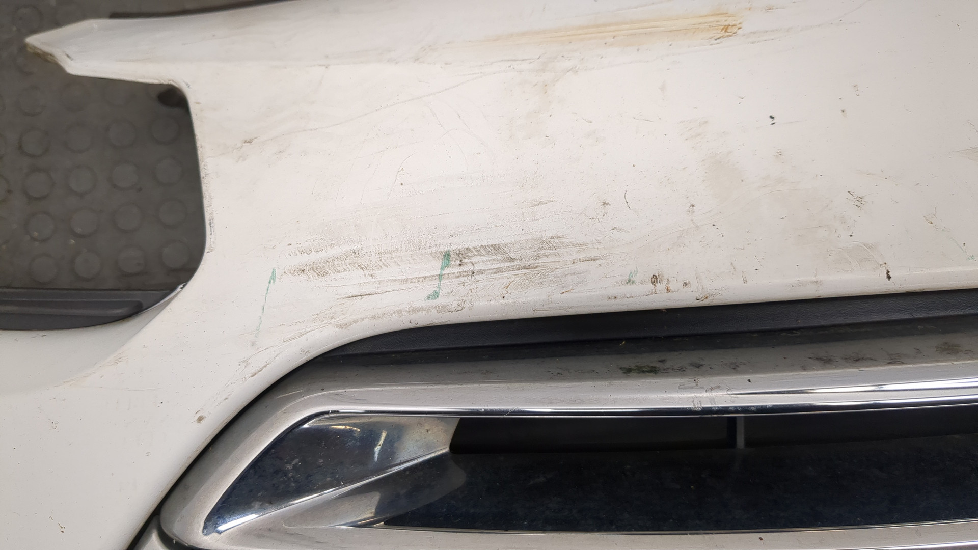 Бампер передний