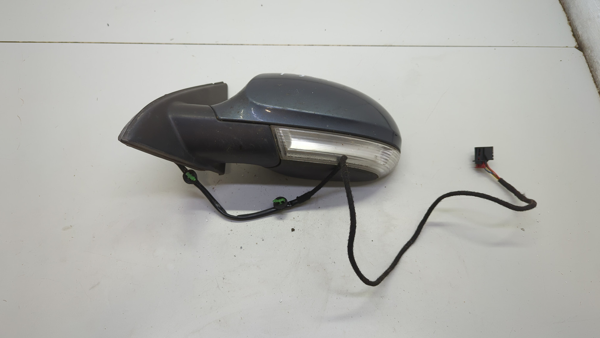 Зеркало левое электрическое