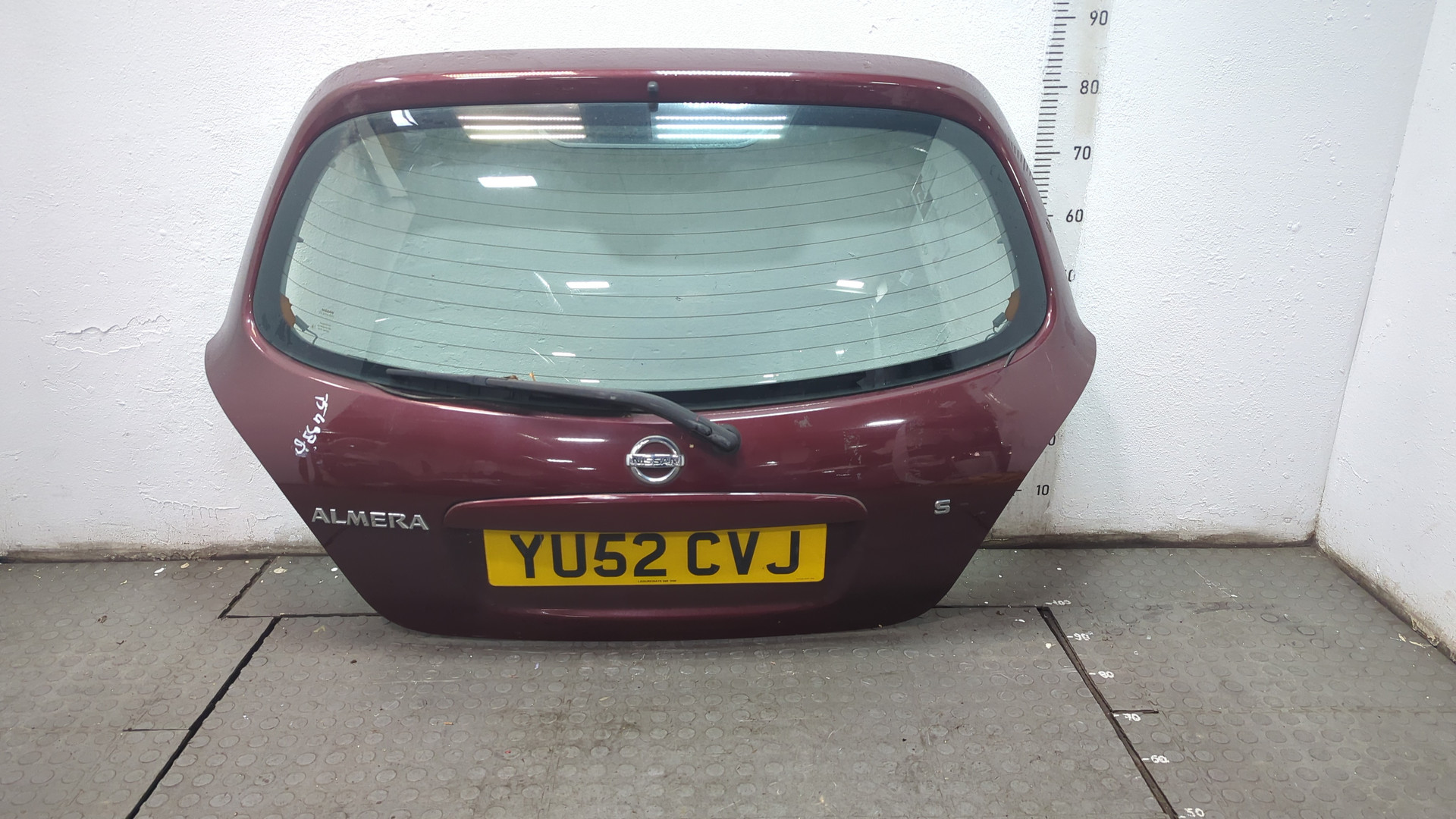 Дверь багажника