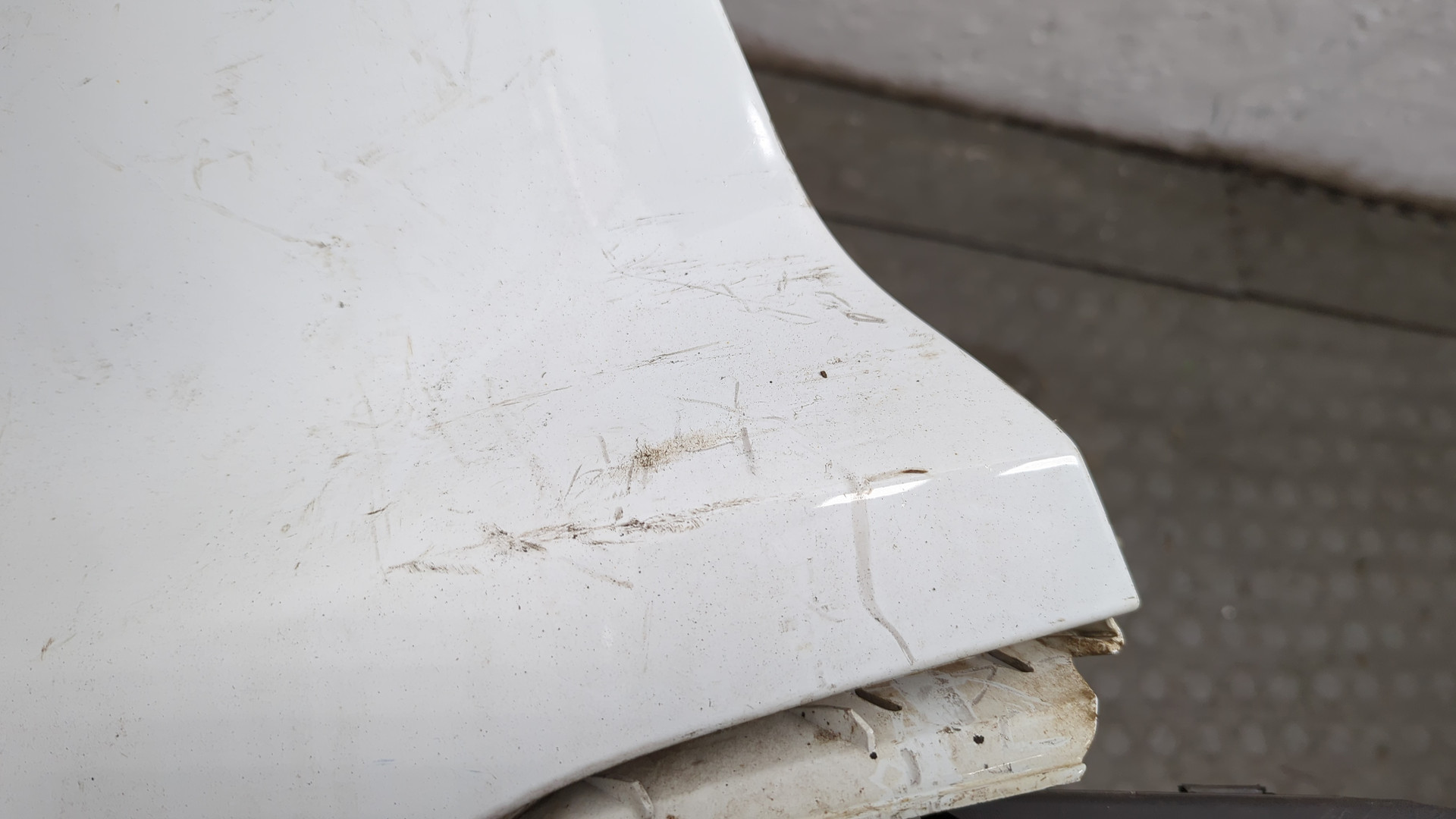 Бампер задний