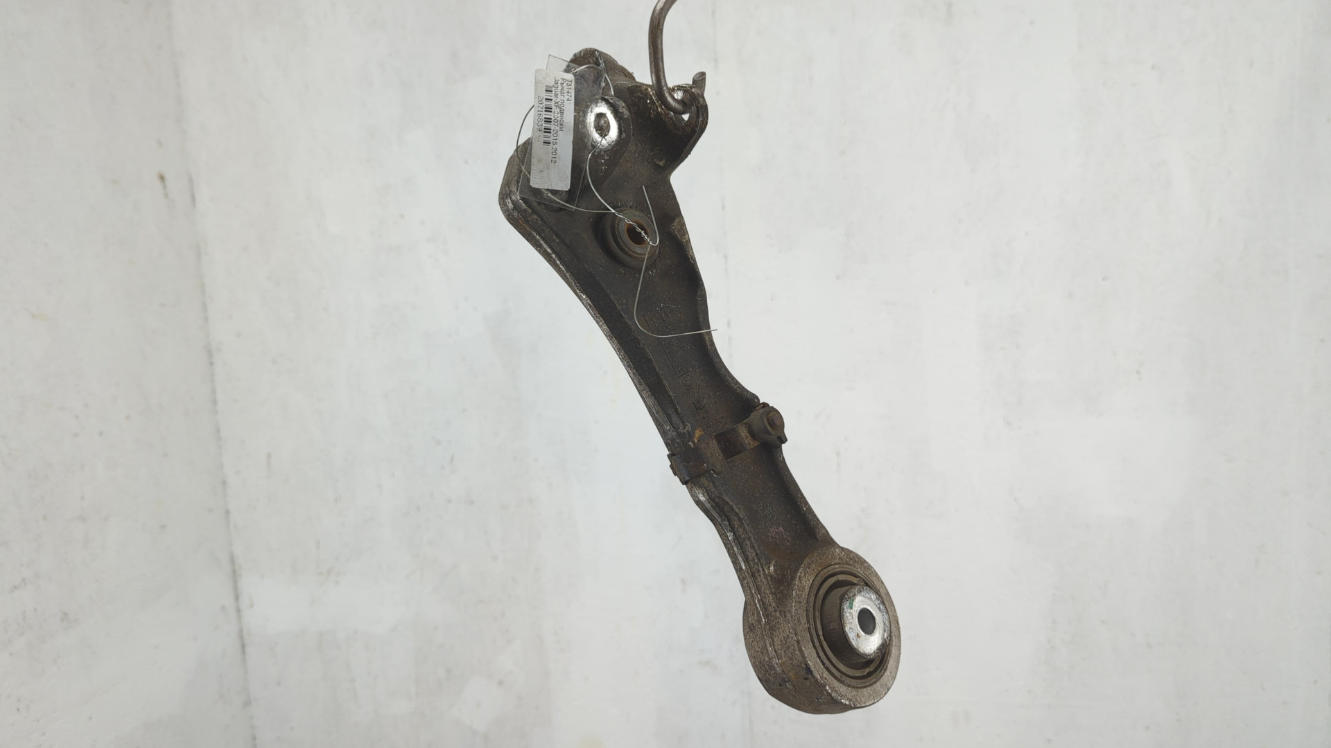 Рычаг передний правый