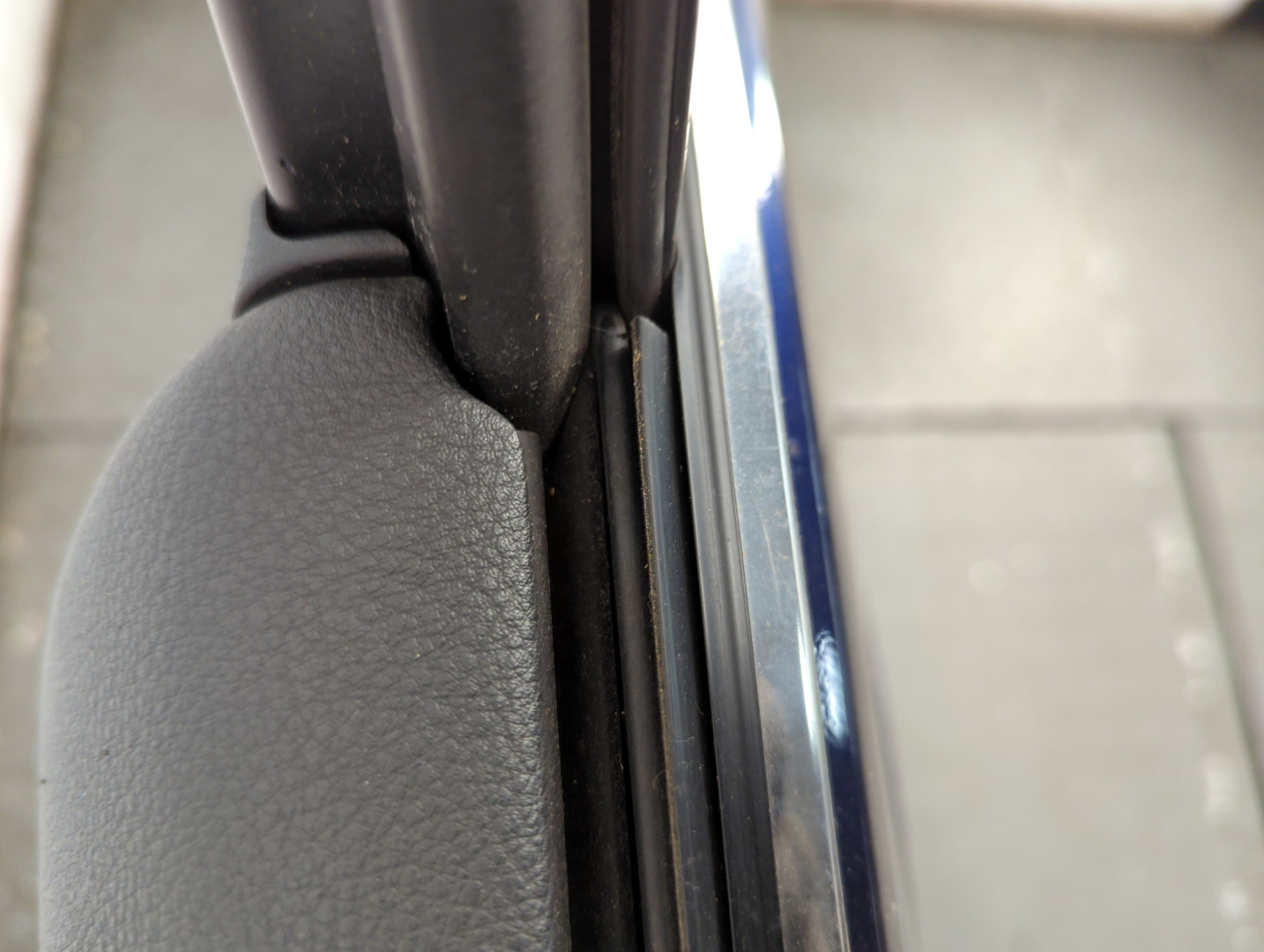 Дверь передняя левая