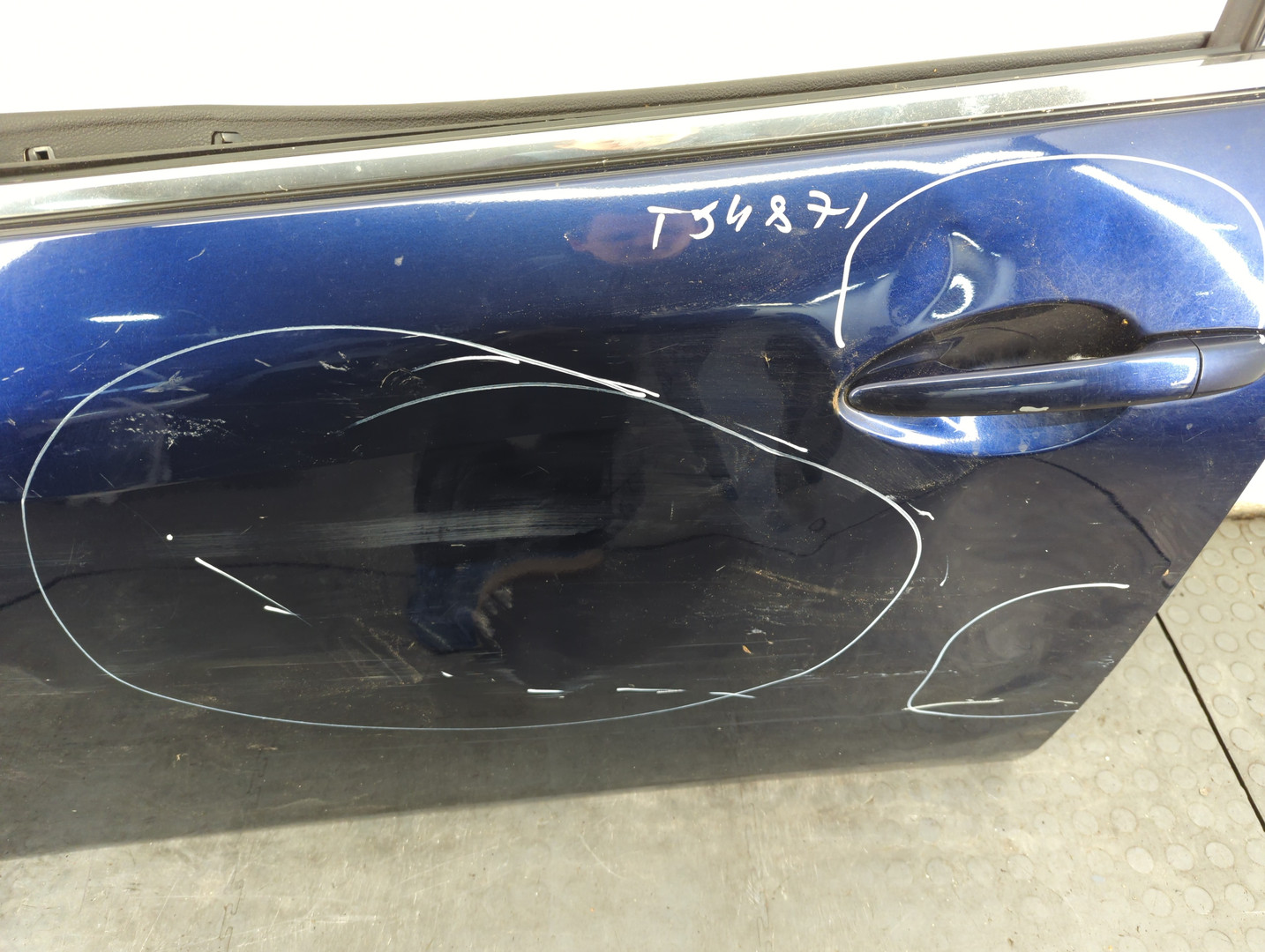 Дверь передняя левая